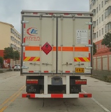 東風(fēng)專用底盤6.1米易燃液體廂式運(yùn)輸車