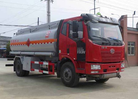 解放J6單橋油罐車(chē)圖片 解放J6單橋油罐車(chē)圖片