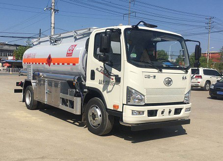 國(guó)六解放J6F油罐車(chē)圖片 國(guó)六解放J6F油罐車(chē)圖片