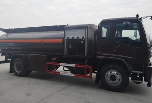 慶鈴五十鈴飛機加油車圖片