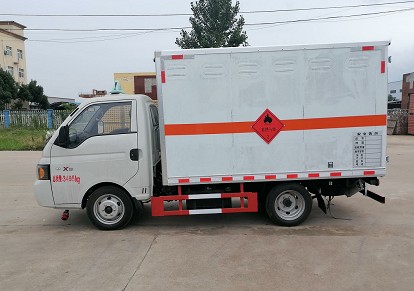 江淮康鈴X5危險(xiǎn)品廂式運(yùn)輸車