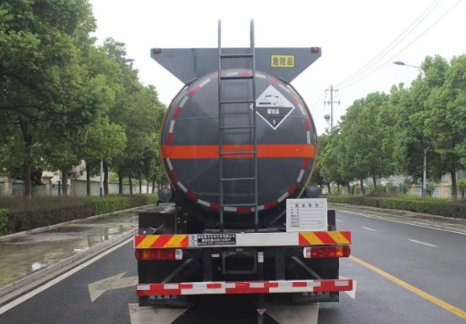 解放JK6前四后六腐蝕性物品罐式運輸車